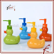 chaozhou ceramic lovely duck shape lotion dispenser